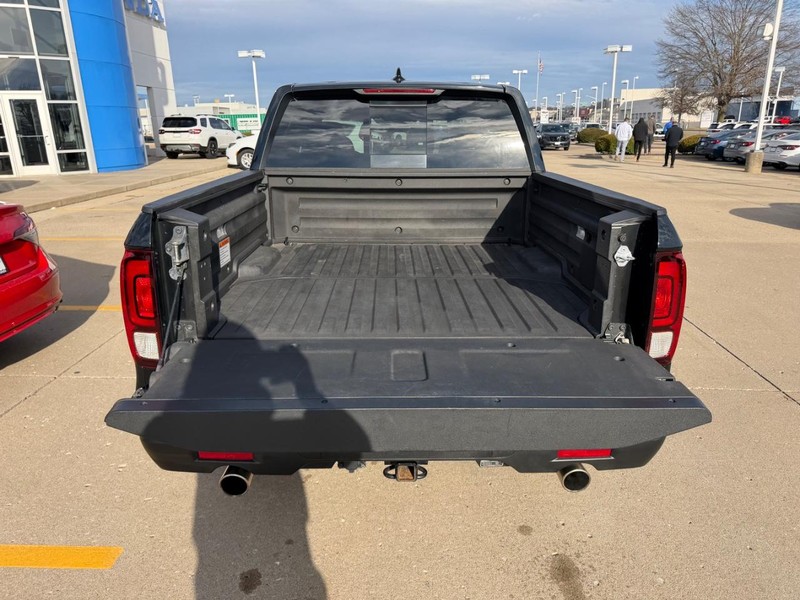 Honda Ridgeline Vehicle Full-screen Gallery Image 04