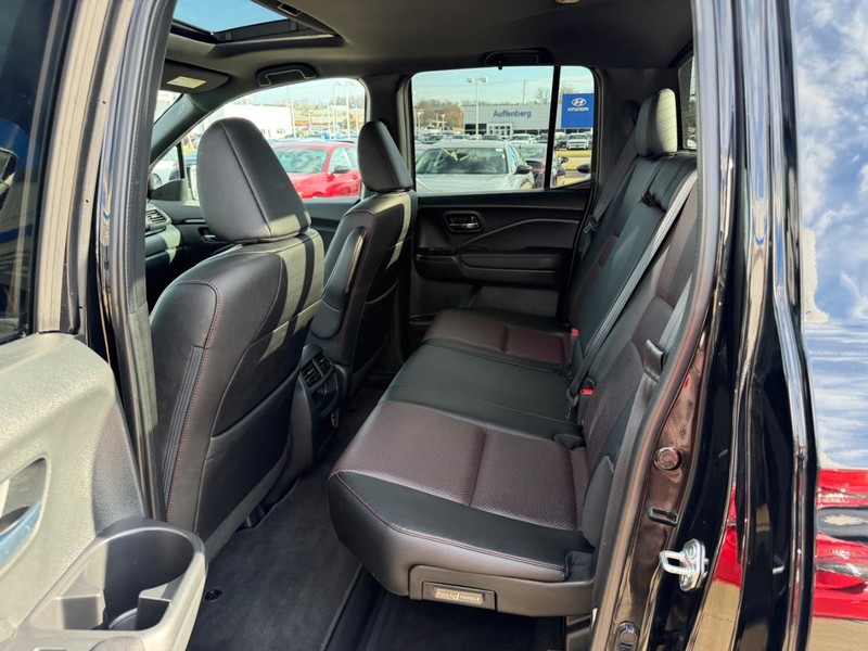 Honda Ridgeline Vehicle Full-screen Gallery Image 06