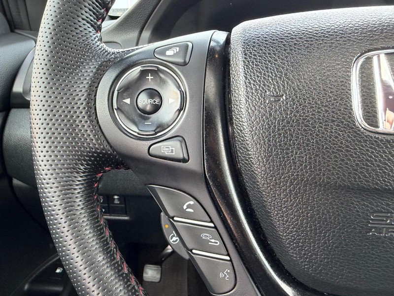 Honda Ridgeline Vehicle Full-screen Gallery Image 12