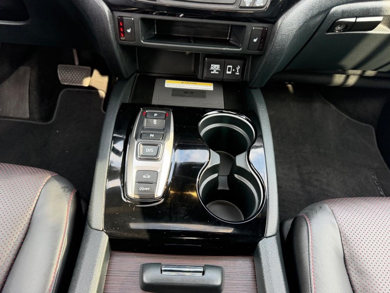 Honda Ridgeline Vehicle Full-screen Gallery Image 16