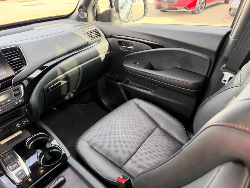 Honda Ridgeline Vehicle Full-screen Gallery Image 17