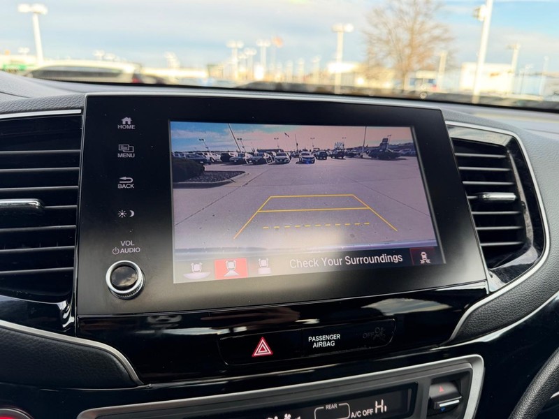 Honda Ridgeline Vehicle Full-screen Gallery Image 22