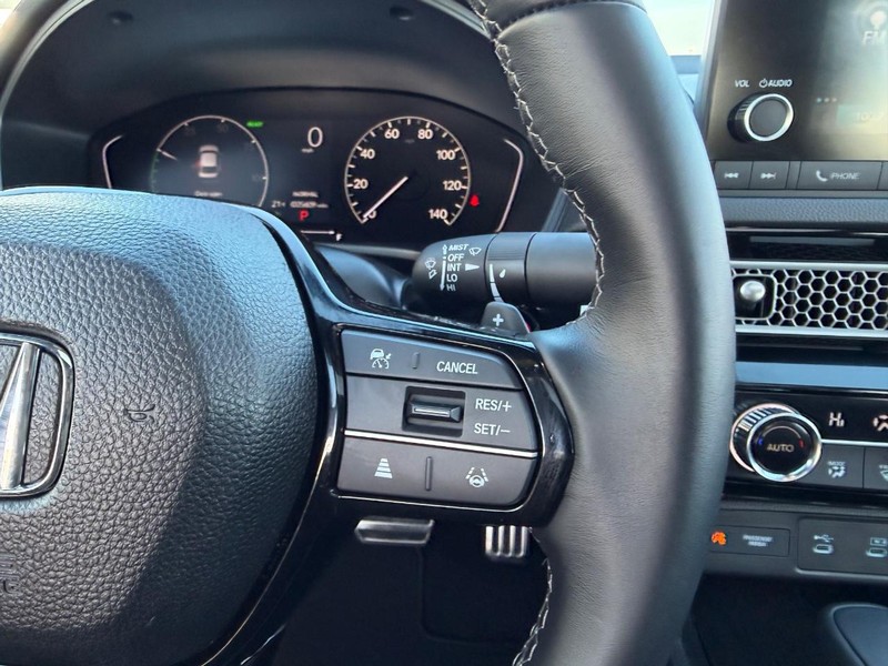 Honda Civic Sedan Hybrid Vehicle Full-screen Gallery Image 13