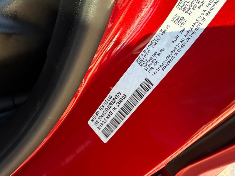 Chrysler Pacifica Vehicle Full-screen Gallery Image 26