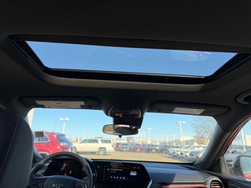 Chevrolet Trax Vehicle Full-screen Gallery Image 09