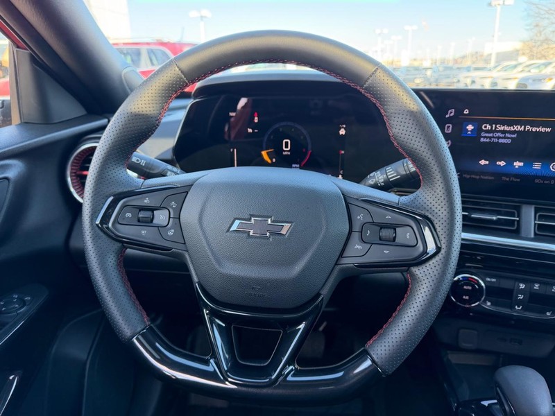 Chevrolet Trax Vehicle Full-screen Gallery Image 11