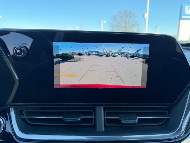 Chevrolet Trax Vehicle Full-screen Gallery Image 21