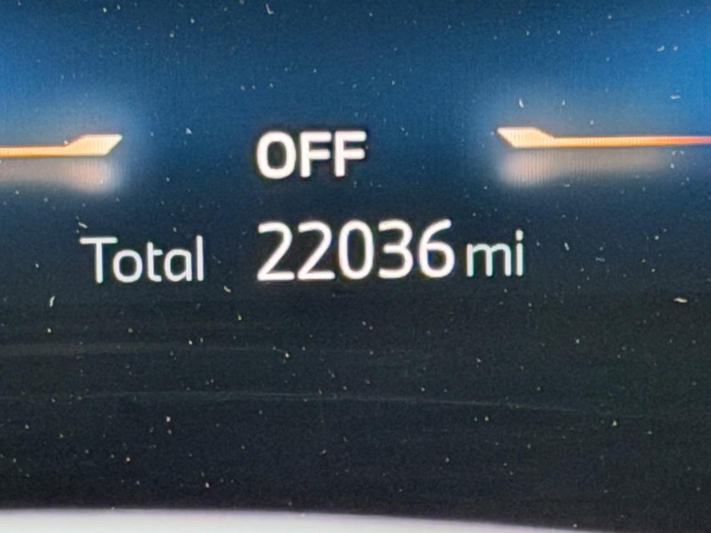 BMW 2 Series Vehicle Full-screen Gallery Image 21