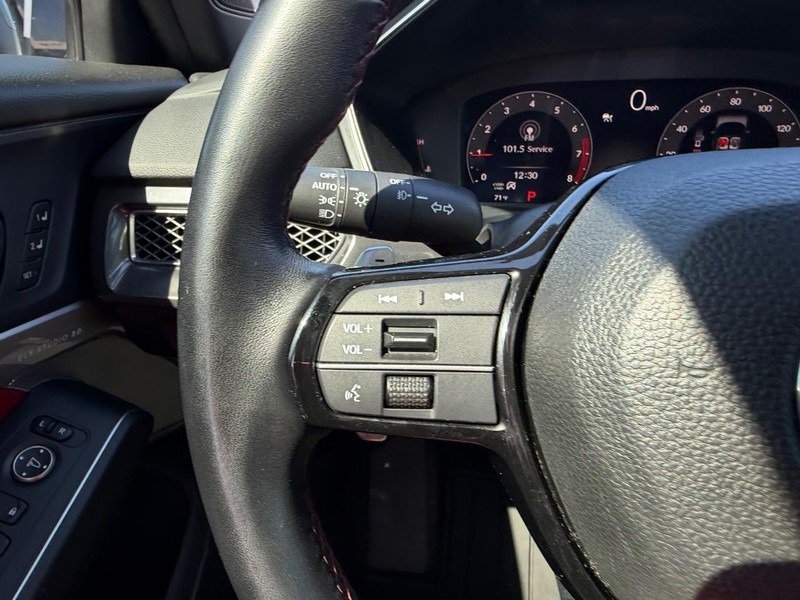 Acura Integra Vehicle Full-screen Gallery Image 12