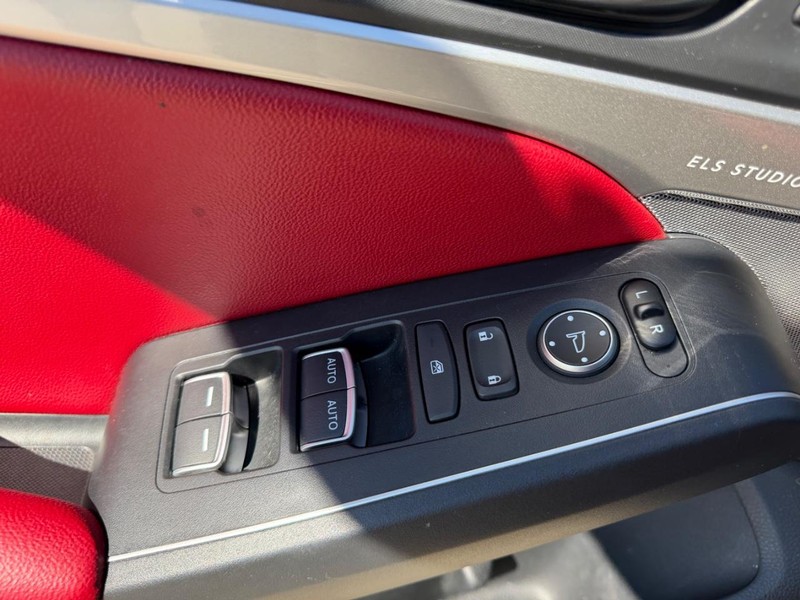 Acura Integra Vehicle Full-screen Gallery Image 18