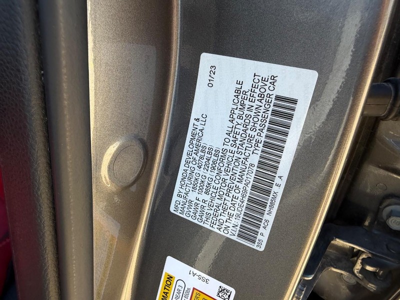 Acura Integra Vehicle Full-screen Gallery Image 23