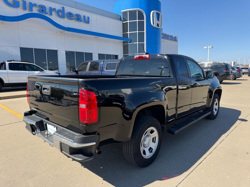 Chevrolet Colorado Vehicle Full-screen Gallery Image 02