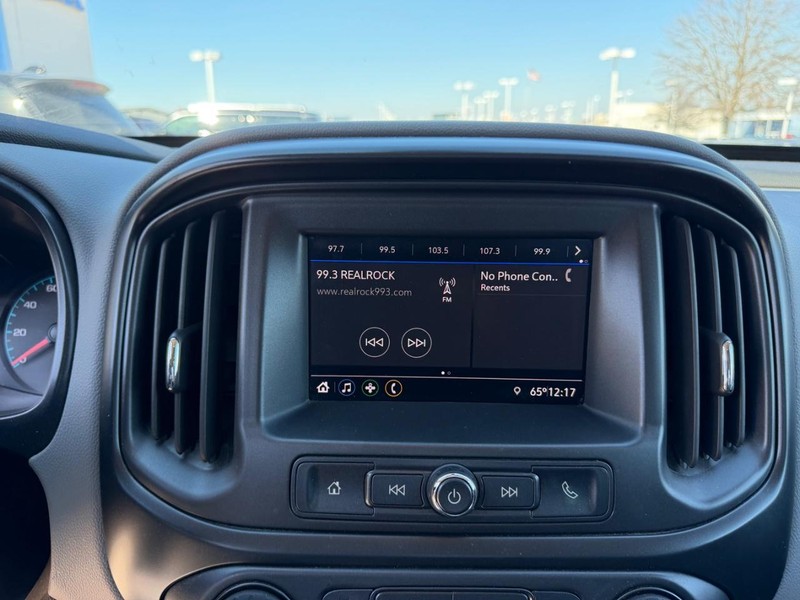 Chevrolet Colorado Vehicle Full-screen Gallery Image 12