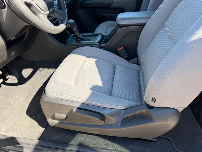 Chevrolet Colorado Vehicle Full-screen Gallery Image 17