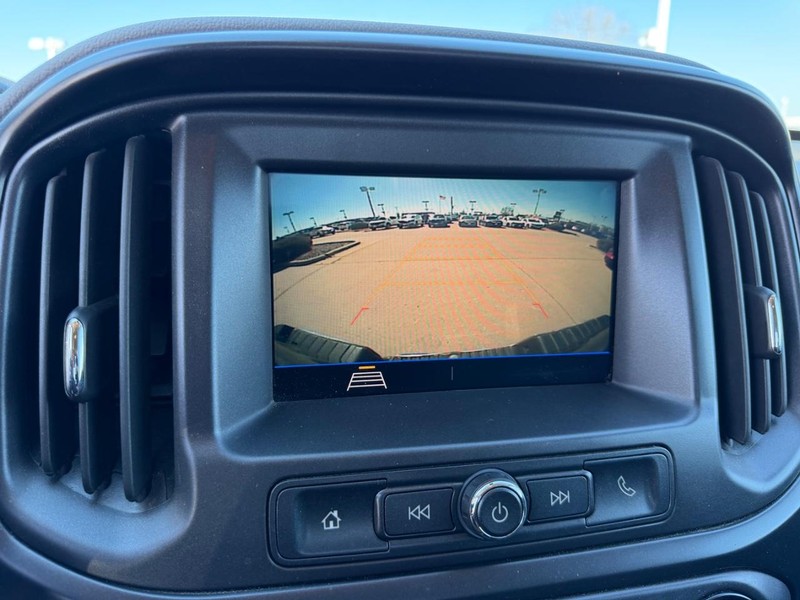 Chevrolet Colorado Vehicle Full-screen Gallery Image 18