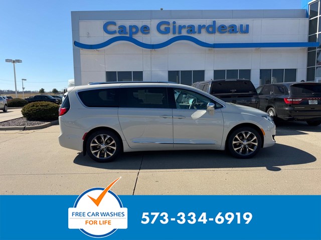 Cape Girardeau MO 2017 Chrysler Pacifica more details - chrysler pacifica