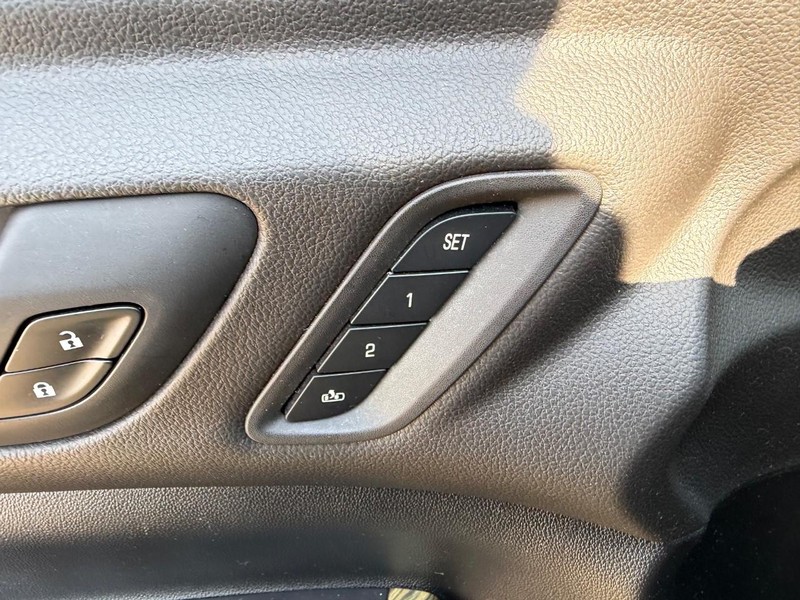 GMC Acadia Vehicle Full-screen Gallery Image 21