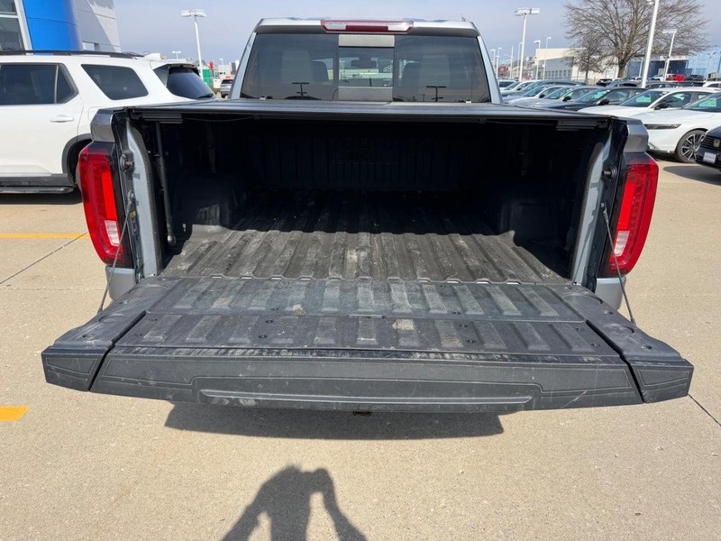 GMC Sierra 1500 Vehicle Full-screen Gallery Image 04