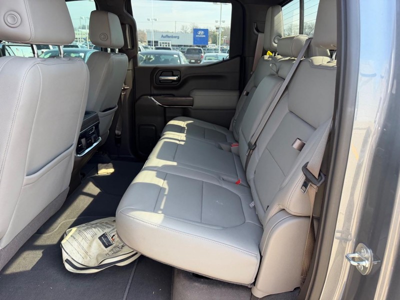 GMC Sierra 1500 Vehicle Full-screen Gallery Image 08