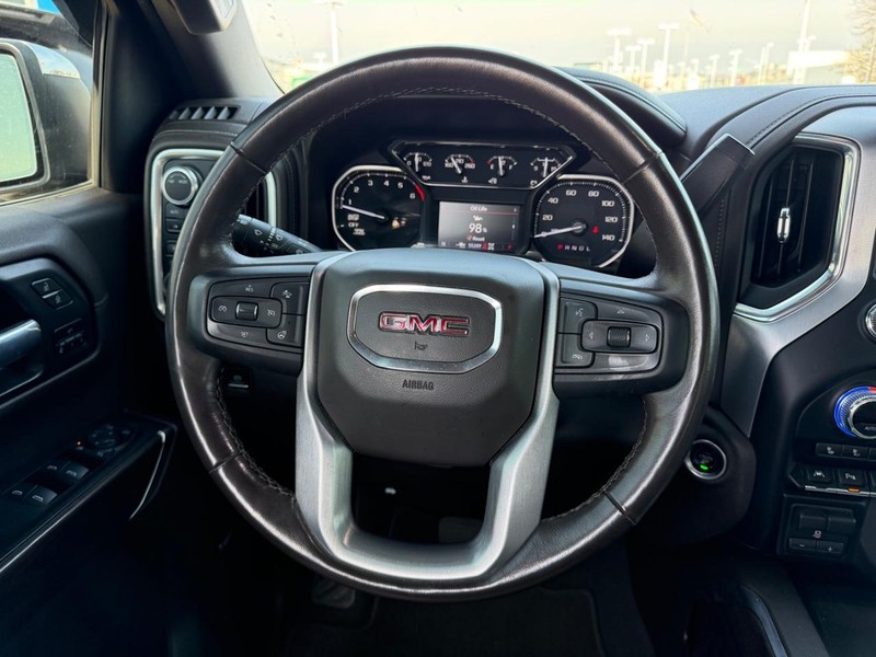 GMC Sierra 1500 Vehicle Full-screen Gallery Image 10