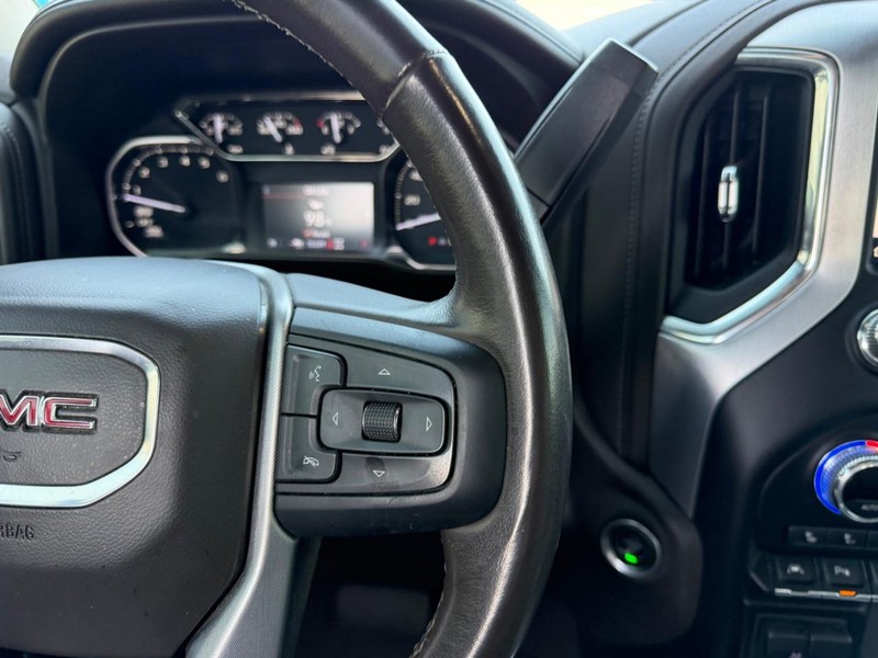 GMC Sierra 1500 Vehicle Full-screen Gallery Image 12