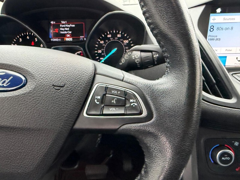 Ford Escape Vehicle Full-screen Gallery Image 13