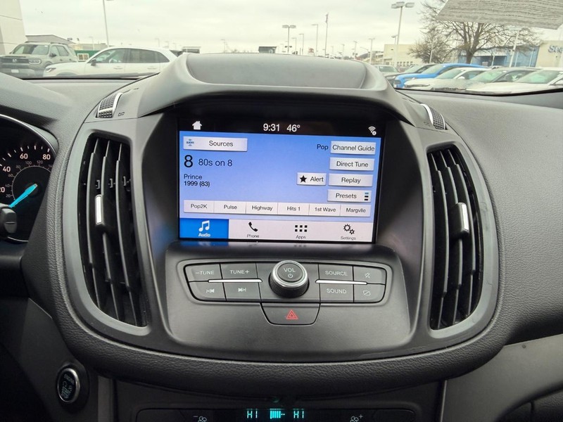 Ford Escape Vehicle Full-screen Gallery Image 14