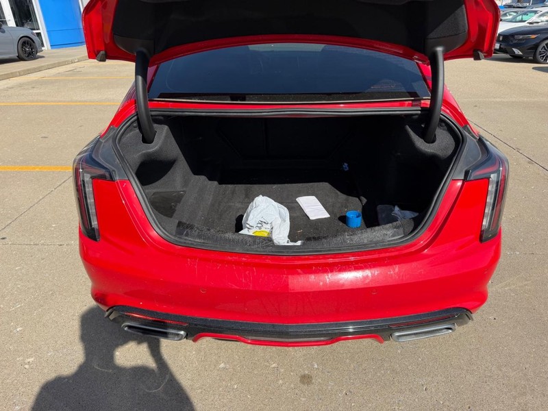 Cadillac CT5 Vehicle Full-screen Gallery Image 04