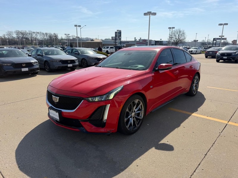 Cadillac CT5 Vehicle Full-screen Gallery Image 06