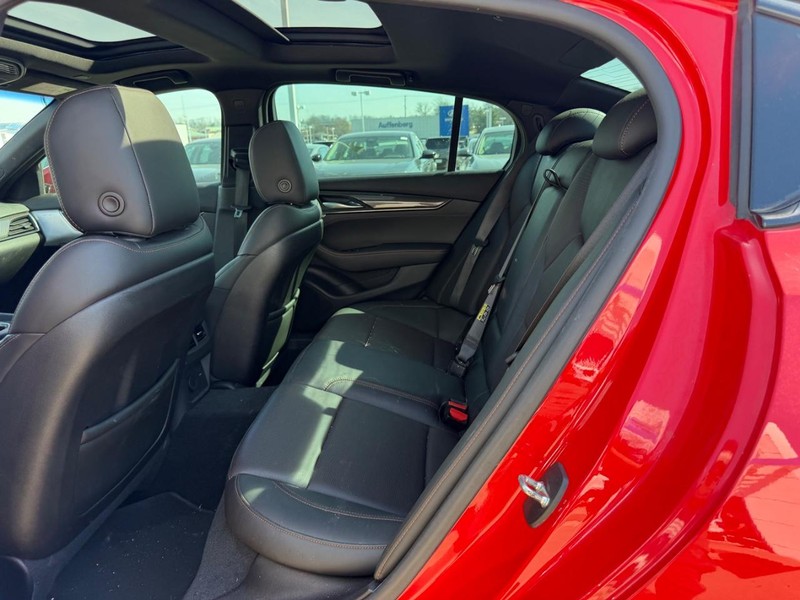 Cadillac CT5 Vehicle Full-screen Gallery Image 08