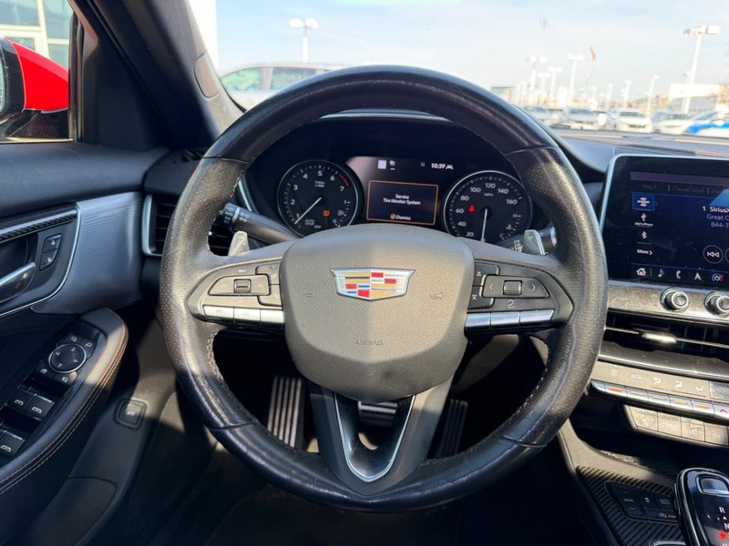 Cadillac CT5 Vehicle Full-screen Gallery Image 11