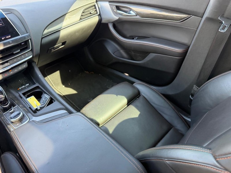 Cadillac CT5 Vehicle Full-screen Gallery Image 17