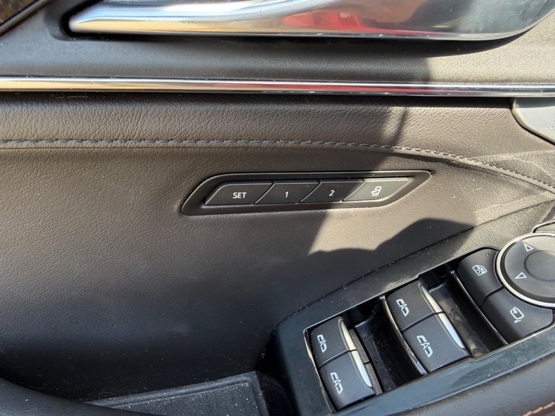 Cadillac CT5 Vehicle Full-screen Gallery Image 19