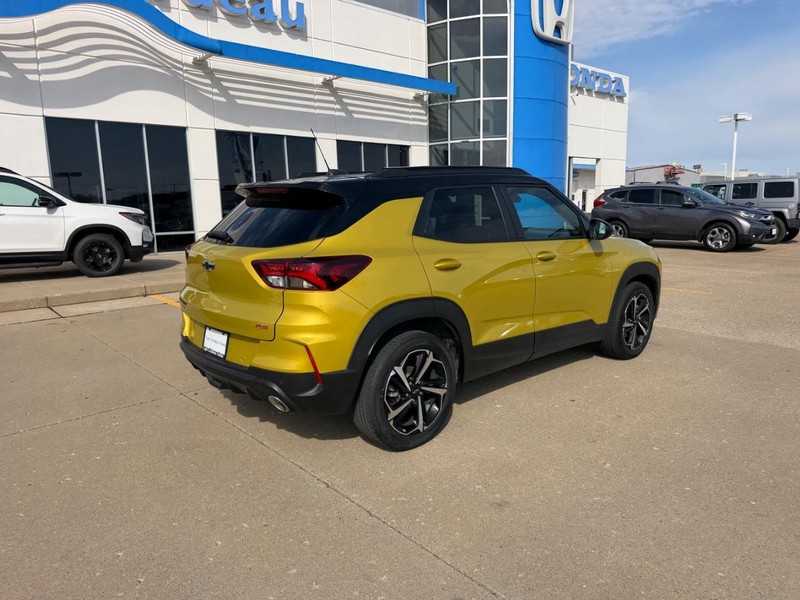 Chevrolet TrailBlazer Vehicle Full-screen Gallery Image 02