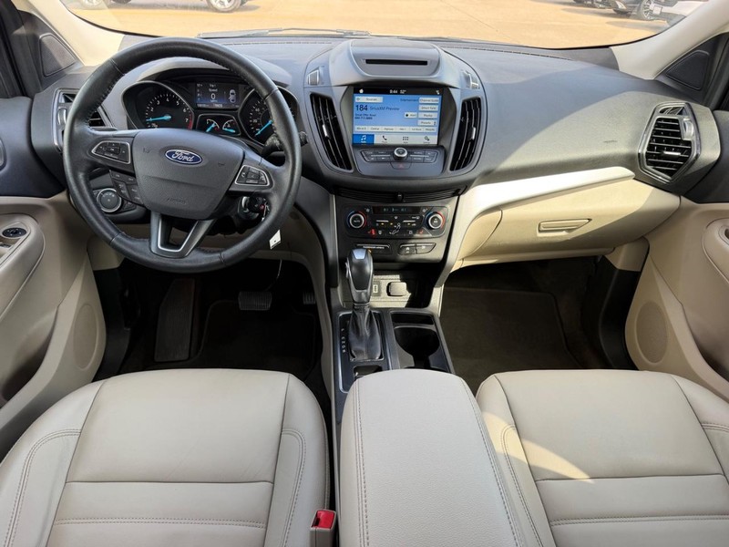 Ford Escape Vehicle Full-screen Gallery Image 10