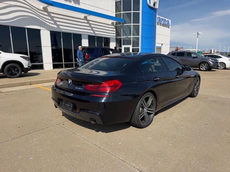 BMW 6 Series Vehicle Full-screen Gallery Image 02