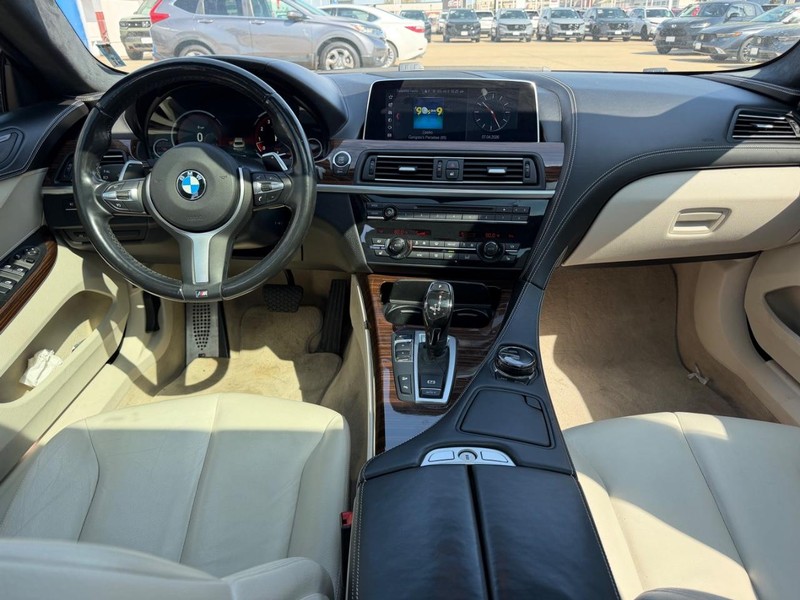 BMW 6 Series Vehicle Full-screen Gallery Image 11