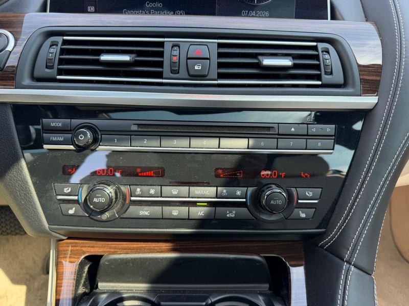 BMW 6 Series Vehicle Full-screen Gallery Image 16