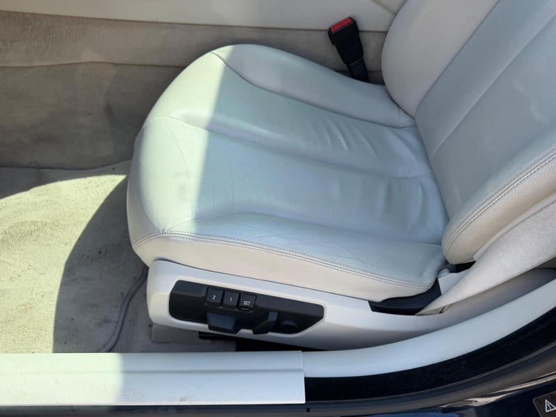 BMW 6 Series Vehicle Full-screen Gallery Image 20