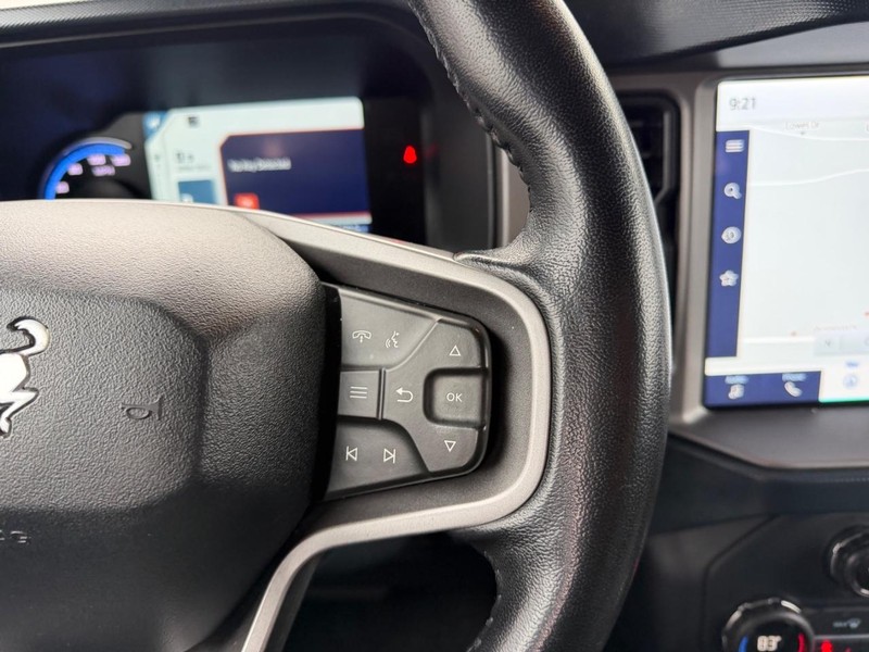 Ford Bronco Vehicle Full-screen Gallery Image 12