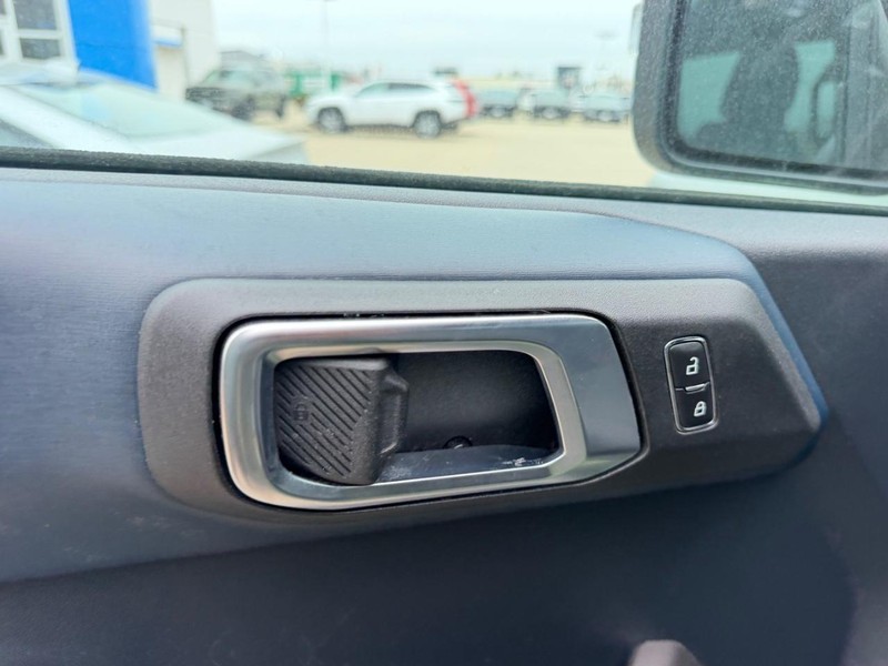 Ford Bronco Vehicle Full-screen Gallery Image 17