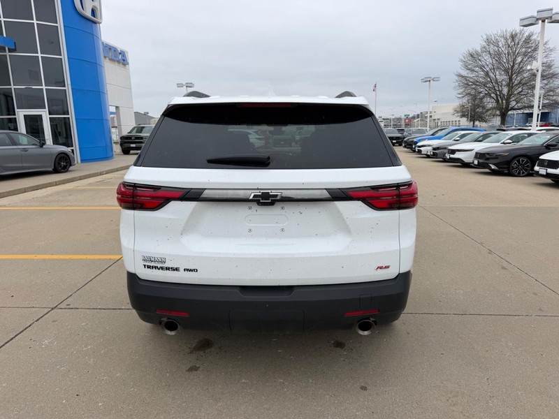 Chevrolet Traverse Vehicle Full-screen Gallery Image 03