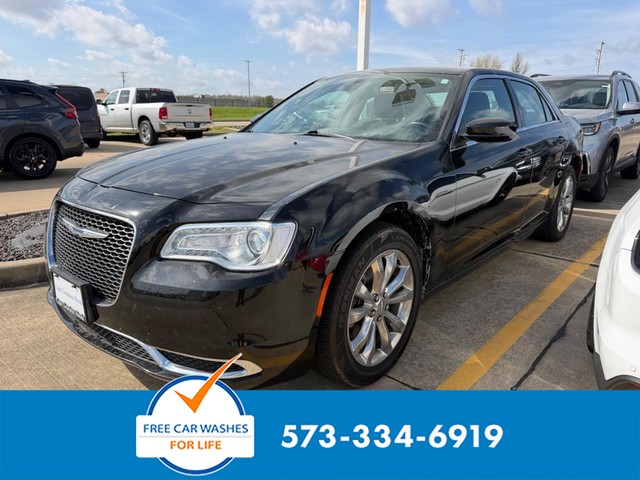 Cape Girardeau MO 2018 Chrysler 300 more details - chrysler 300