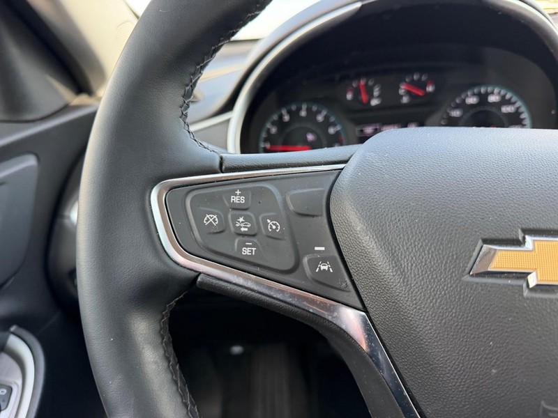 Chevrolet Malibu Vehicle Full-screen Gallery Image 11