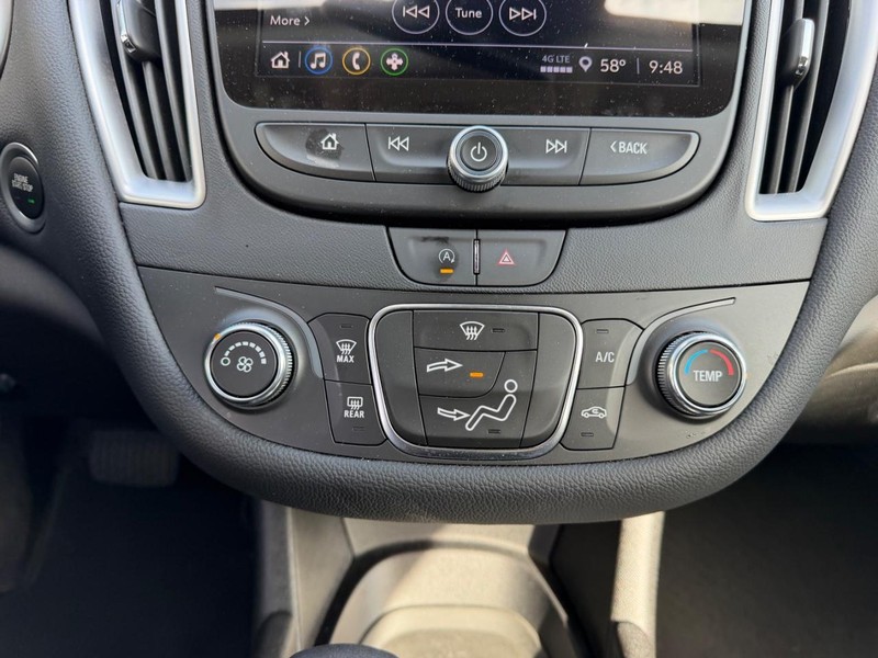 Chevrolet Malibu Vehicle Full-screen Gallery Image 14