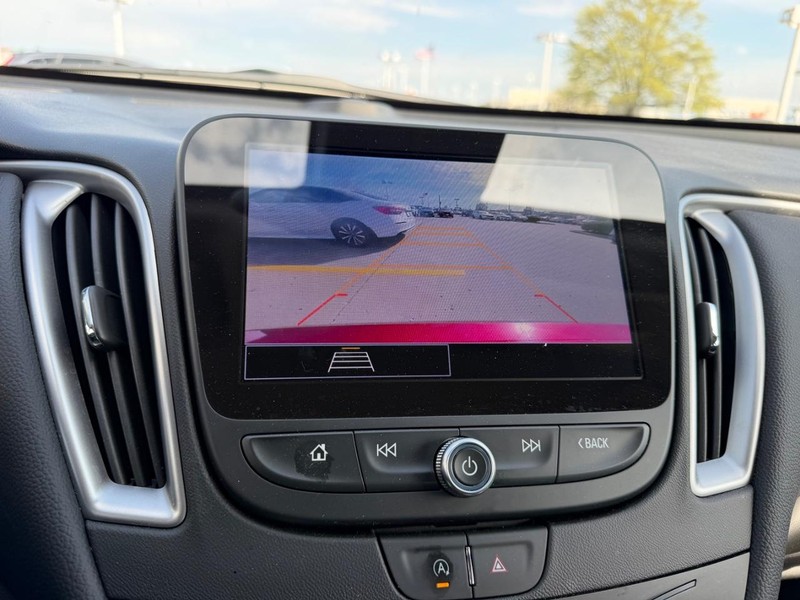 Chevrolet Malibu Vehicle Full-screen Gallery Image 20