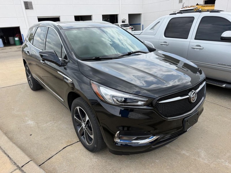 Buick Enclave Vehicle Full-screen Gallery Image 02