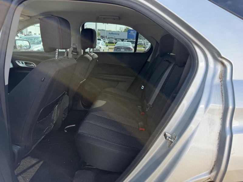 Chevrolet Equinox Vehicle Full-screen Gallery Image 08