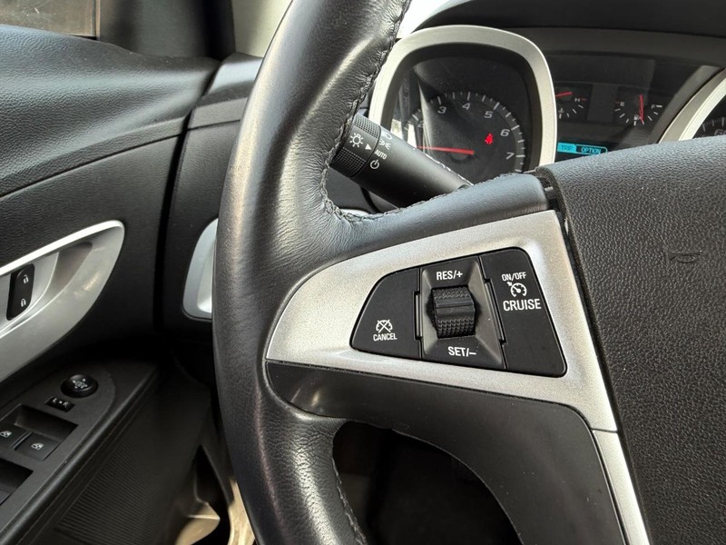 Chevrolet Equinox Vehicle Full-screen Gallery Image 11