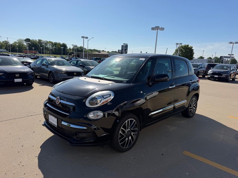 FIAT 500L Vehicle Full-screen Gallery Image 06